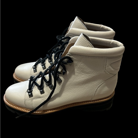 Marc Fisher LTD.
Women's Issy Hiker Boots Size 9.5 Ivory EUC in The box - Picture 5 of 8